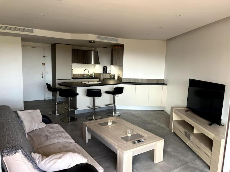 Appartement 2 Pieces Vue Mer, A Proximite De Tout ماندوليو لا نابول المظهر الخارجي الصورة