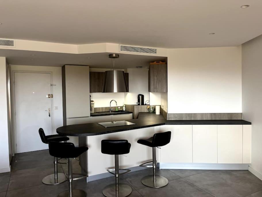 Appartement 2 Pieces Vue Mer, A Proximite De Tout ماندوليو لا نابول المظهر الخارجي الصورة